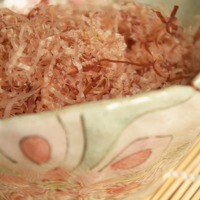 100g OEM Japon Palamut Katsuobushi Balık Gevreği Gıda Katkı Maddesi Ücretsiz